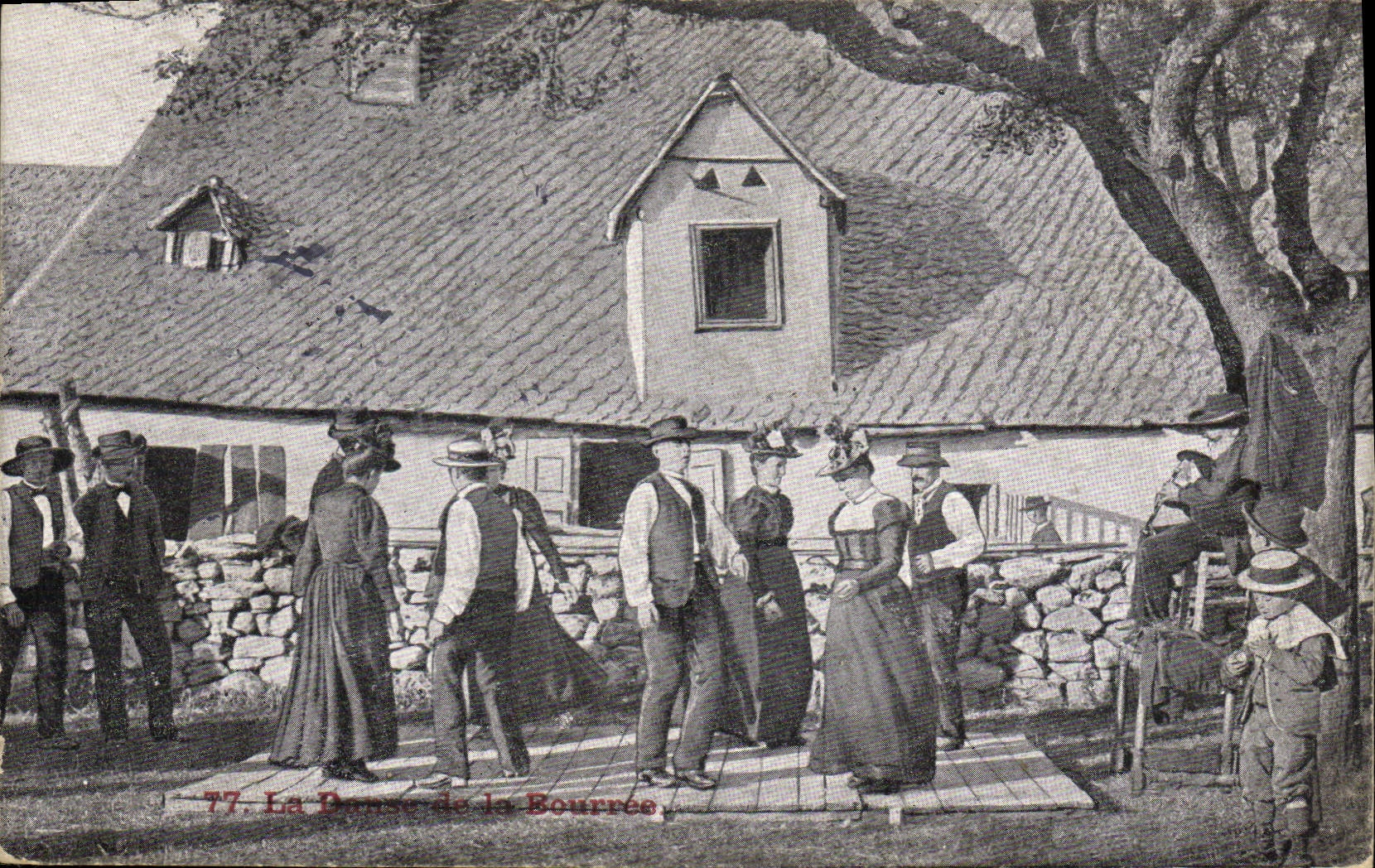 CPA Folklore La danse de la bourree