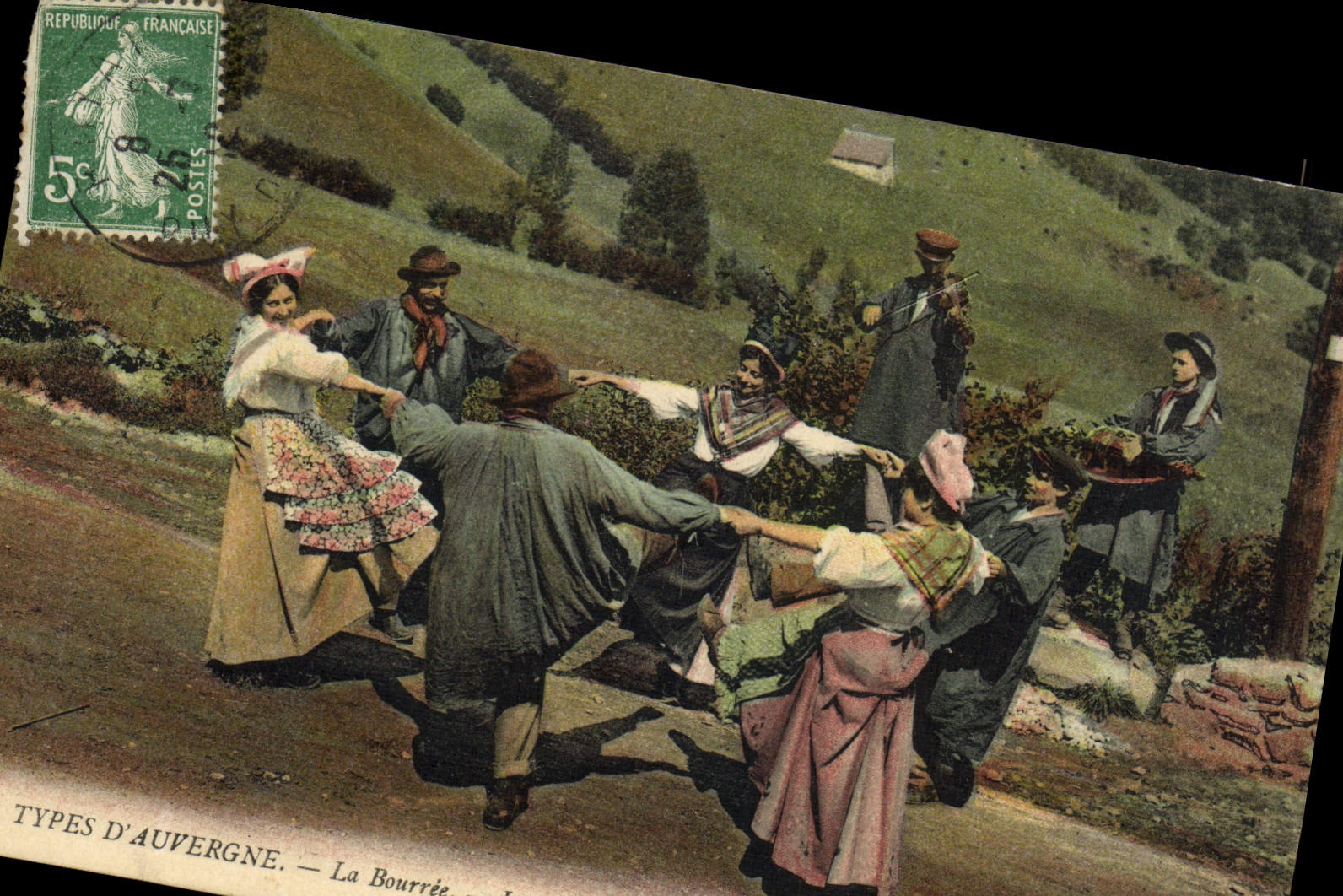 CPA Folklore Auvergne La bourree La ronde
