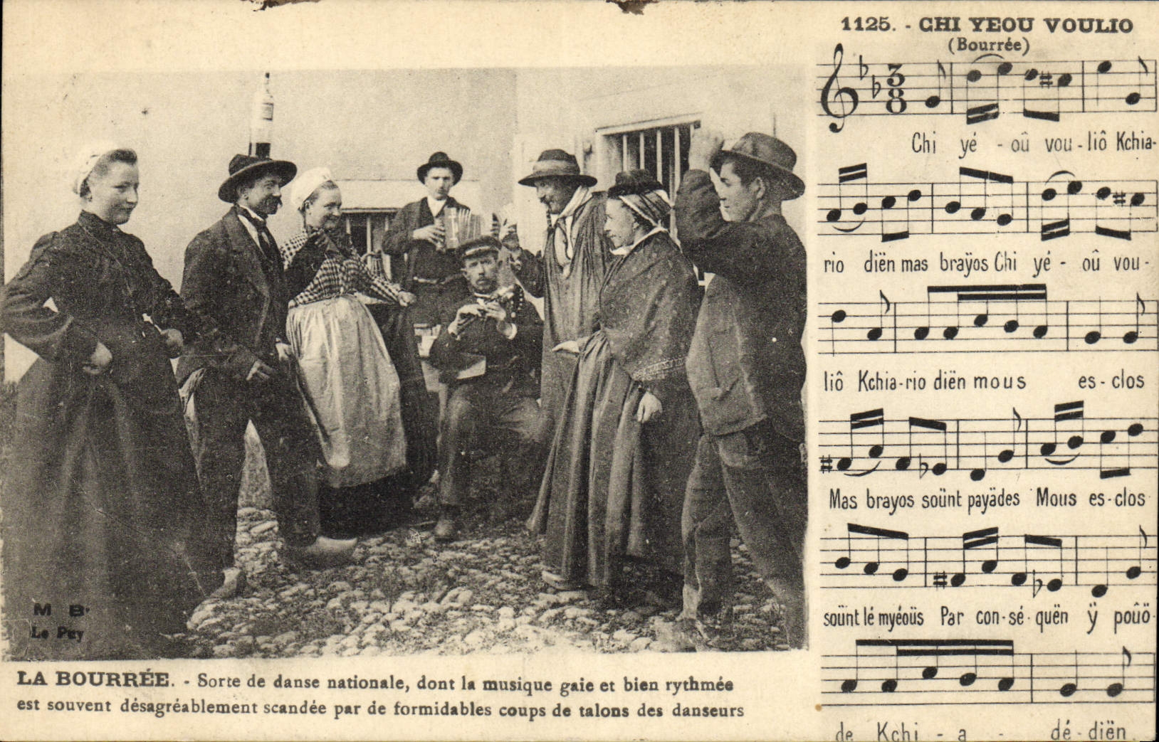 CPA Folklore Auvergne La bourree