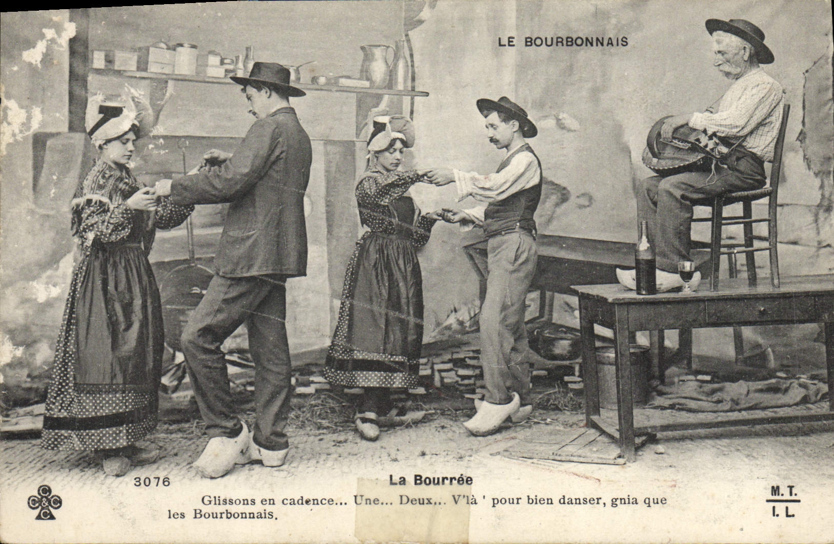 VINTAGE POSTCARD Auvergne Folklore The bourree Bourbonnais