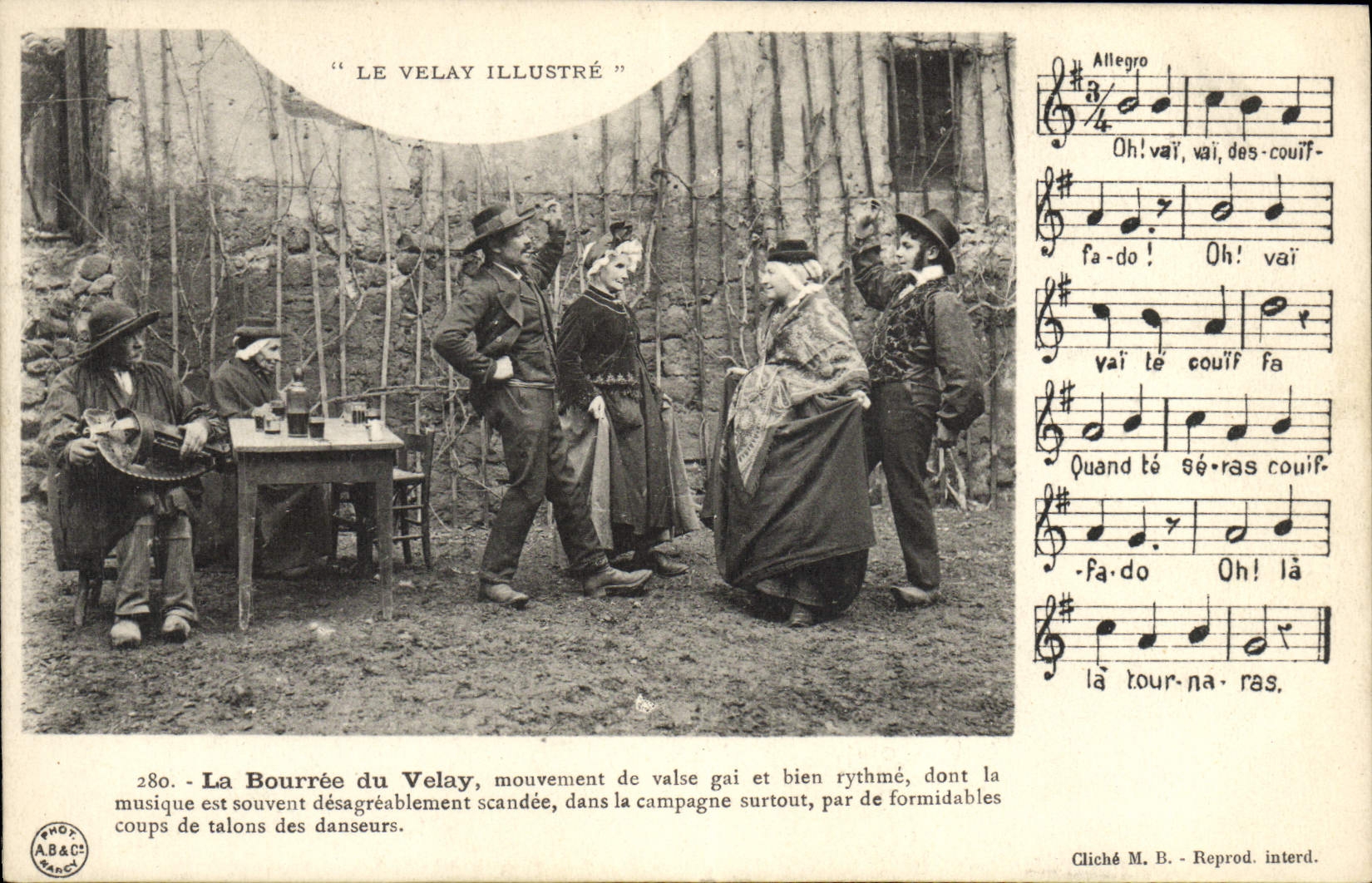 CPA Folklore Auvergne La bourree Le Velay