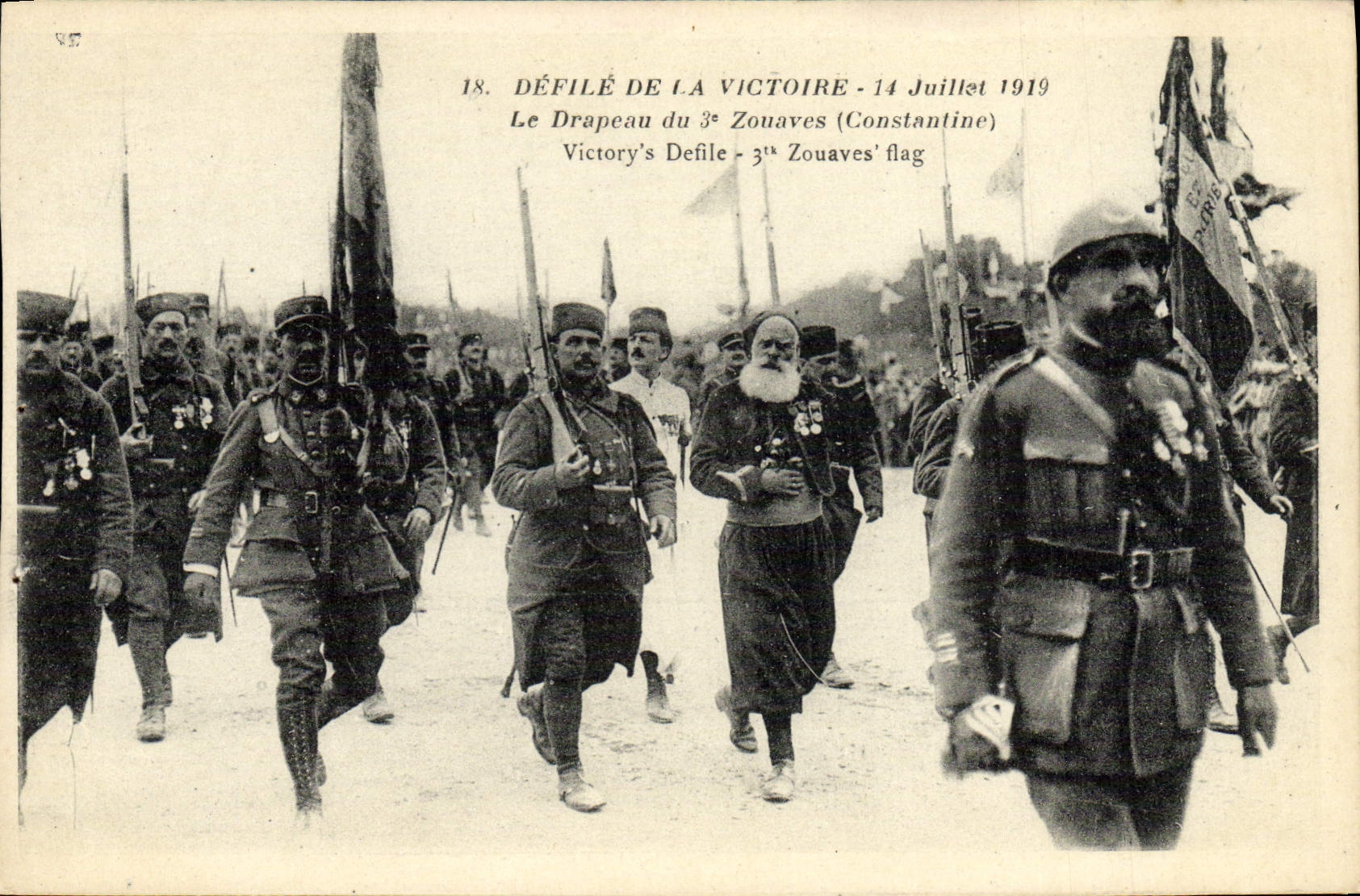 CPA Militaria Defile de la Victoire 14 Juillet 1919 Le Drapeau du 3eme zouaves Constantine 