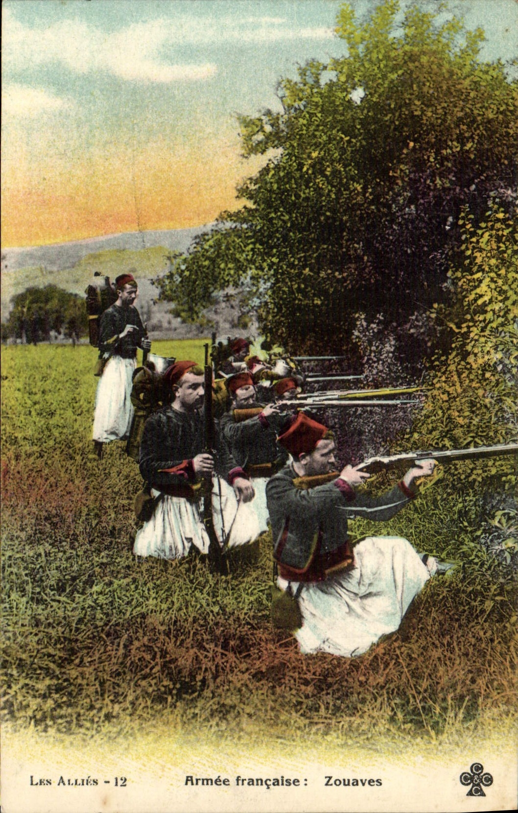 CPA Militaria Zouaves