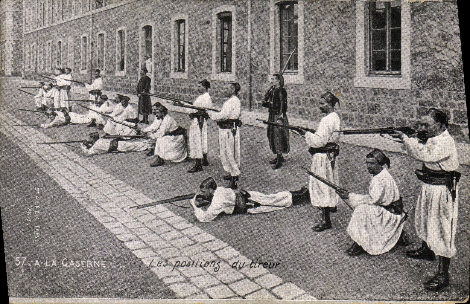 VINTAGE POSTCARD Militaria with the barracks positions of the gunner