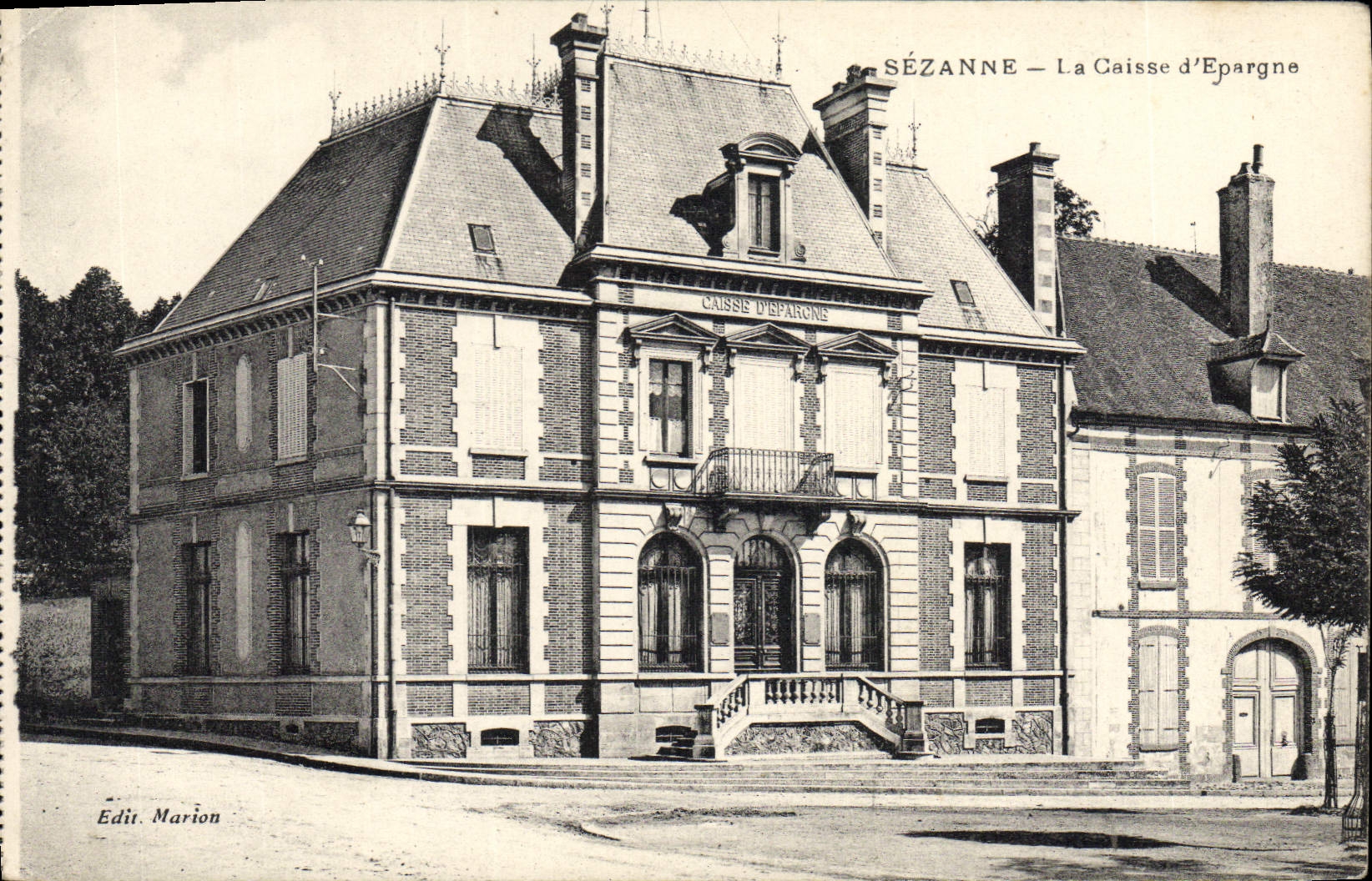 VINTAGE POSTCARD Bank Savings bank Sezanne