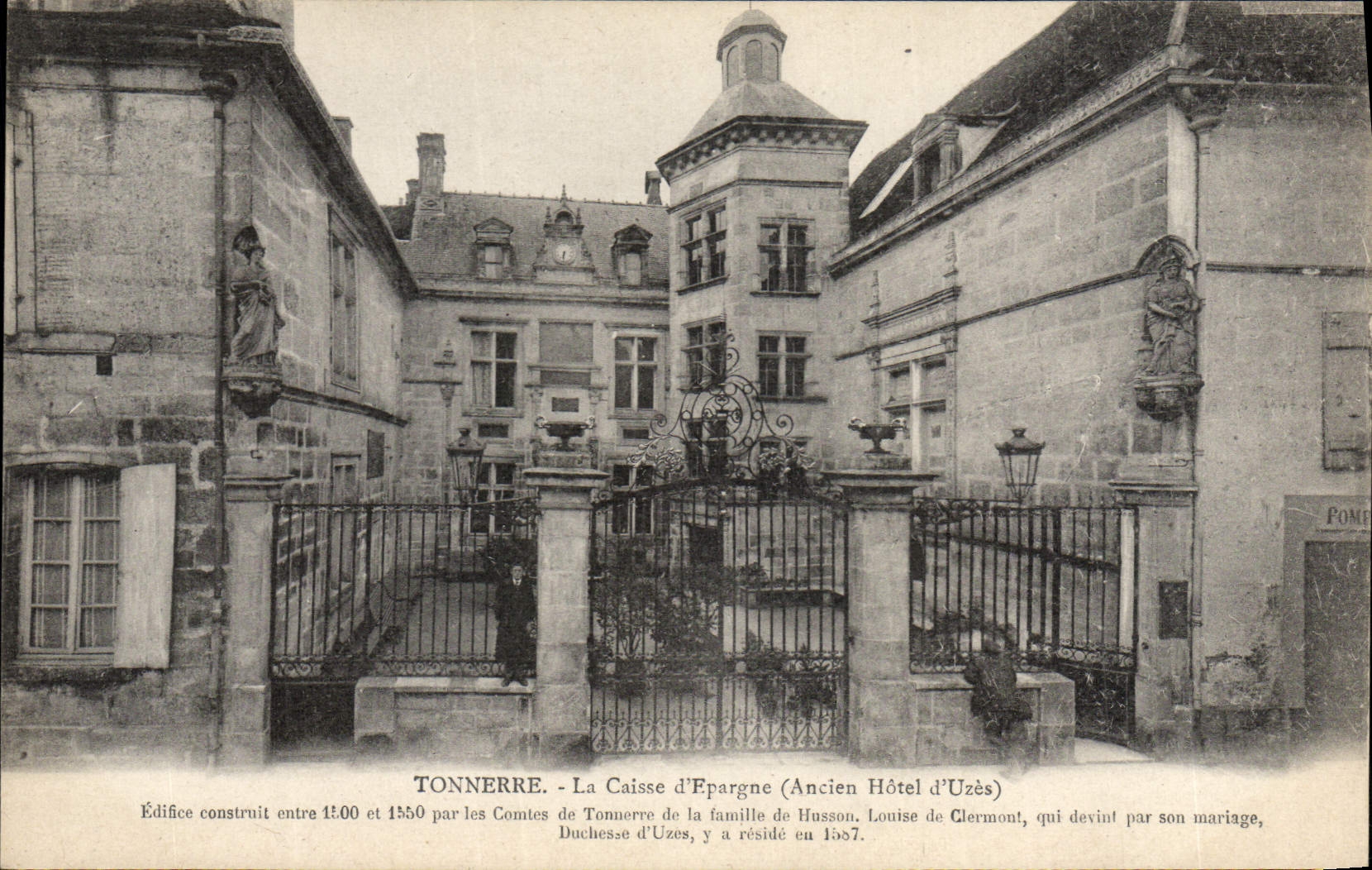 VINTAGE POSTCARD Bank Savings bank Thunder Old Hotel of Uzes