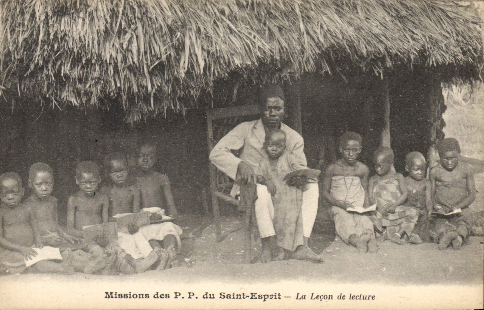 CPA Negre Homme Noir Missions des PP du Saint Esprit La lacon de lecture