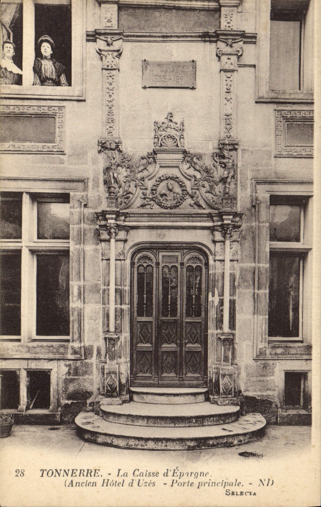 CPA Banque Tonnerre Caisse d'Epargne Ancien hotel d'Uzes Porte principale