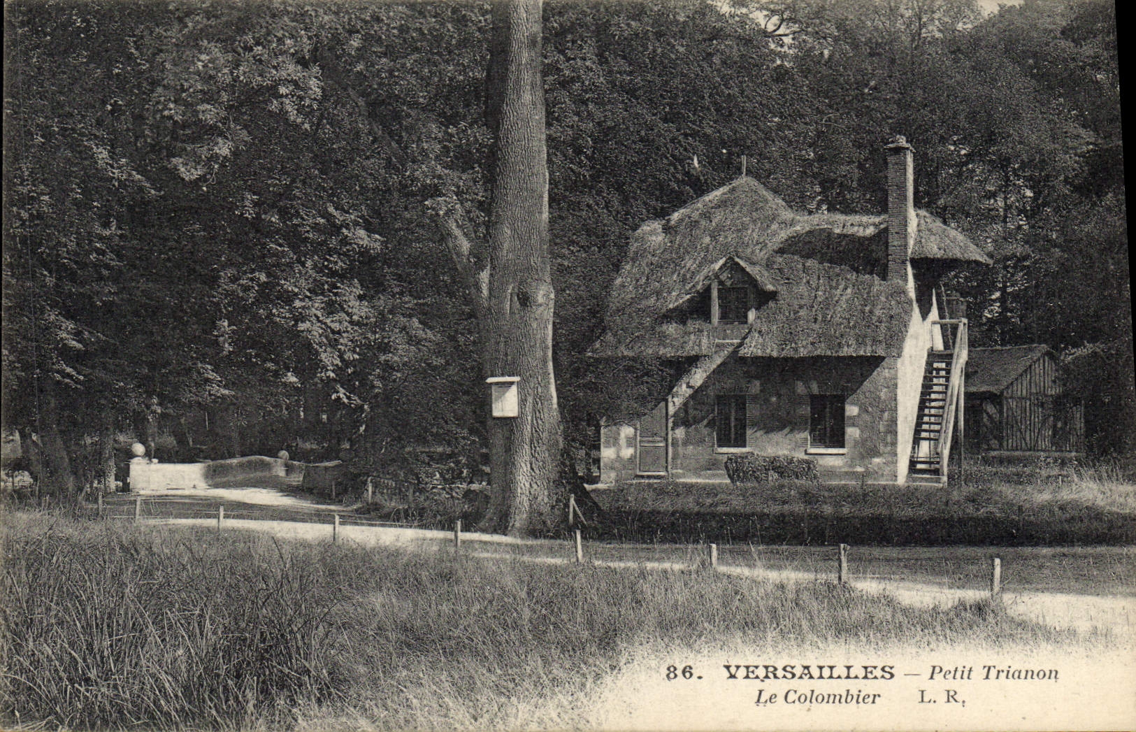 VINTAGE POSTCARD Dove Pigeon fancying Versailles Small Trianon the dovecote
