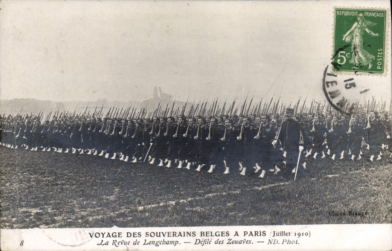 CPA Militaria Voyage des souverains belges a Paris Juillet 1910 La revue de Longchamp Defile des zouaves 