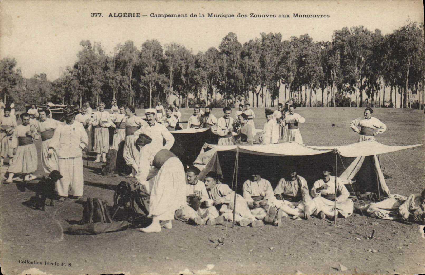 VINTAGE POSTCARD Militaria Algeria Camping of the music of the Zouaves to the operations