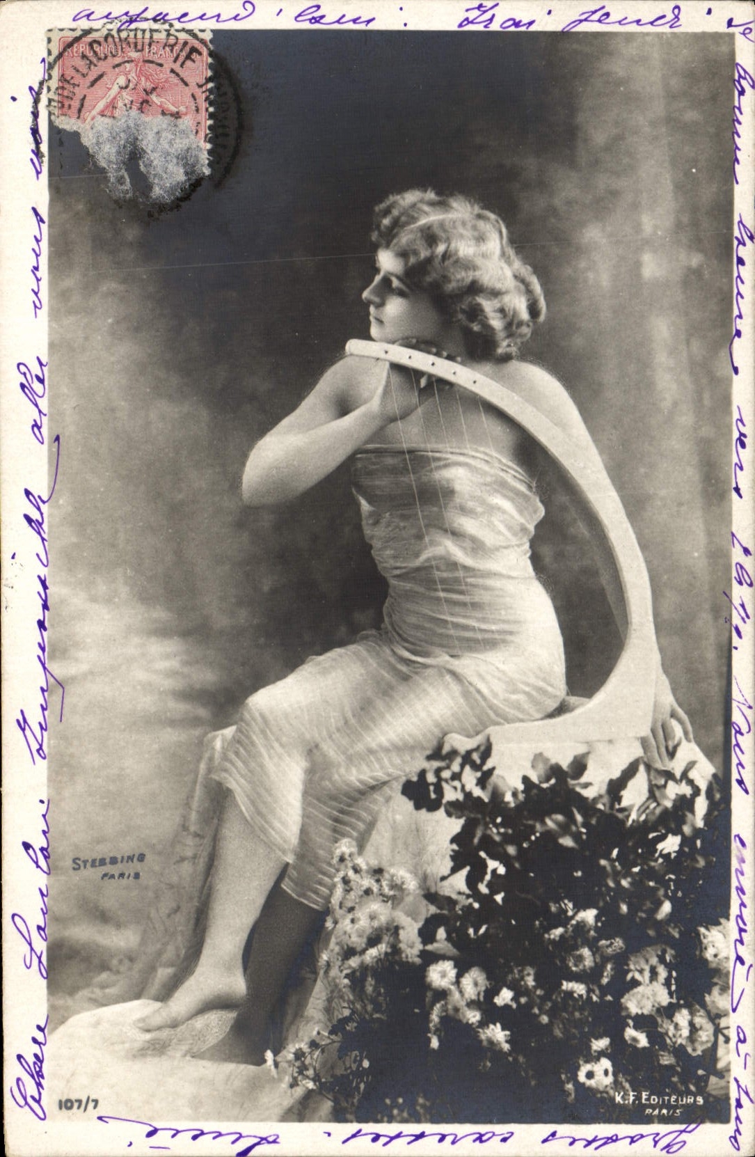 VINTAGE POSTCARD Femme Theater Actress Grips