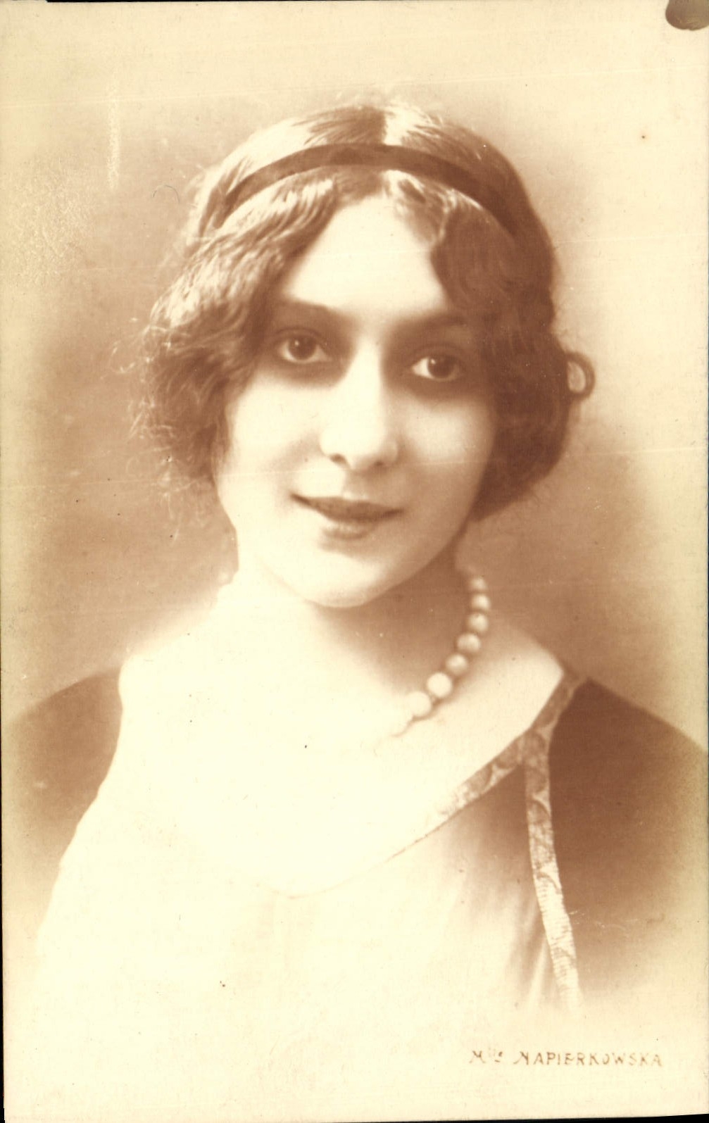 VINTAGE POSTCARD Woman Theater Miss Napierkowska