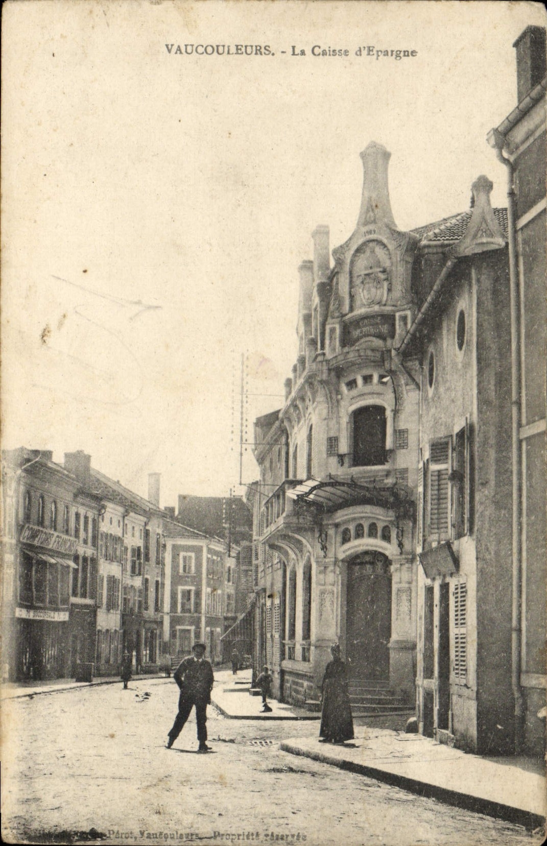 Banco de ahorros del banco de la POSTAL de la VENDIMIA Vaucouleurs