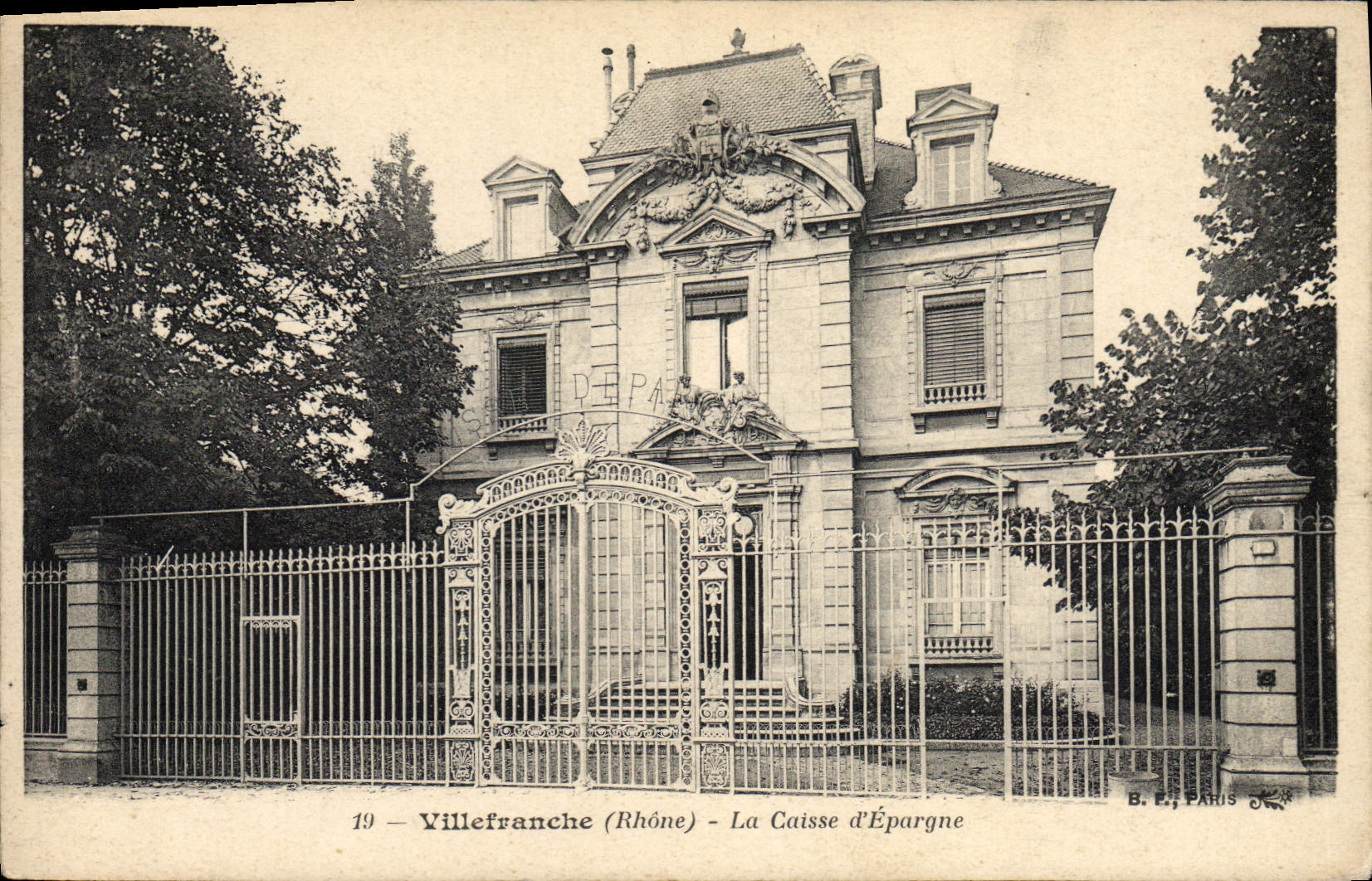 VINTAGE POSTCARD Bank Savings bank Villefranche