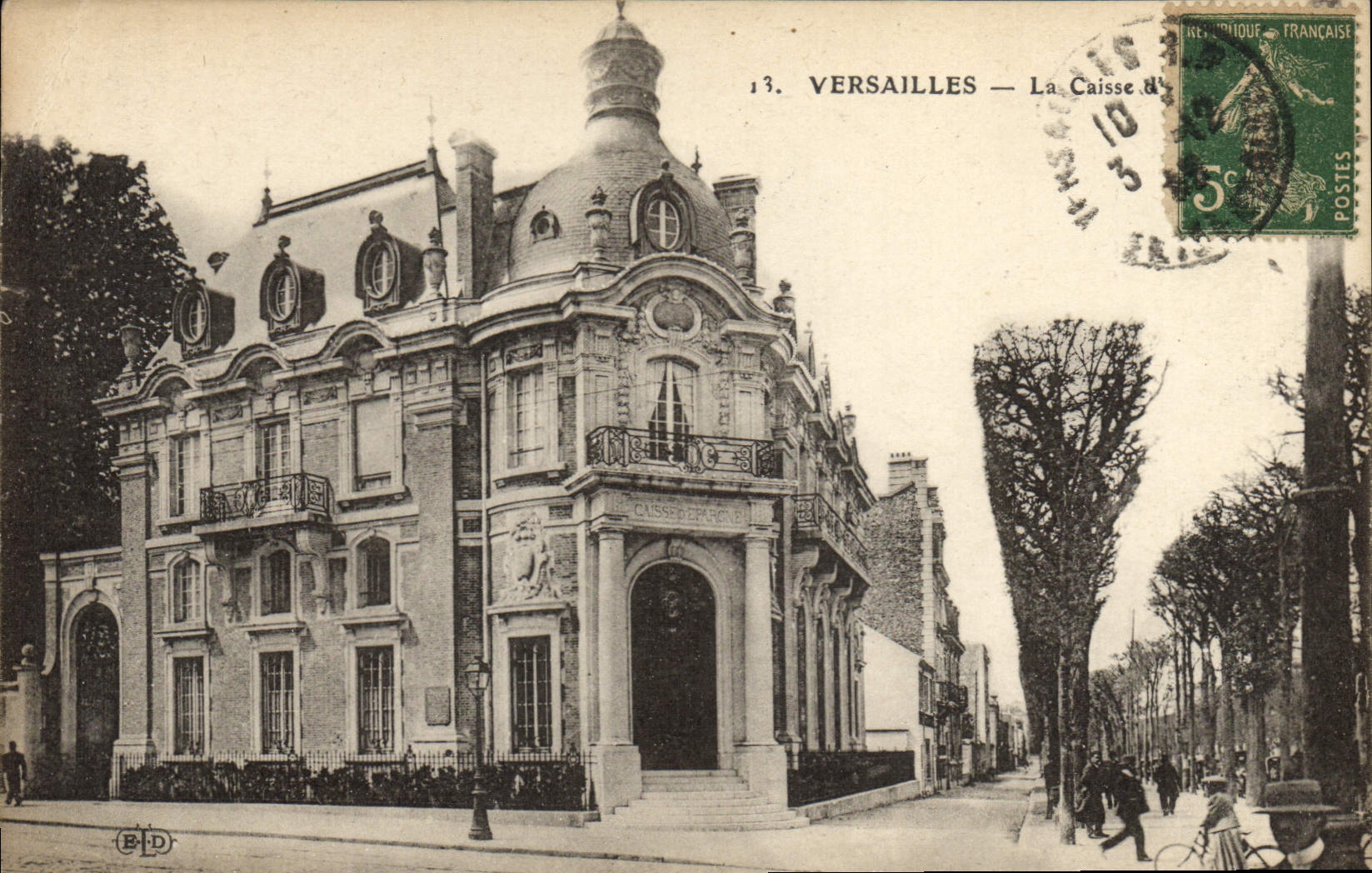 VINTAGE POSTCARD Bank Savings bank Vesailles