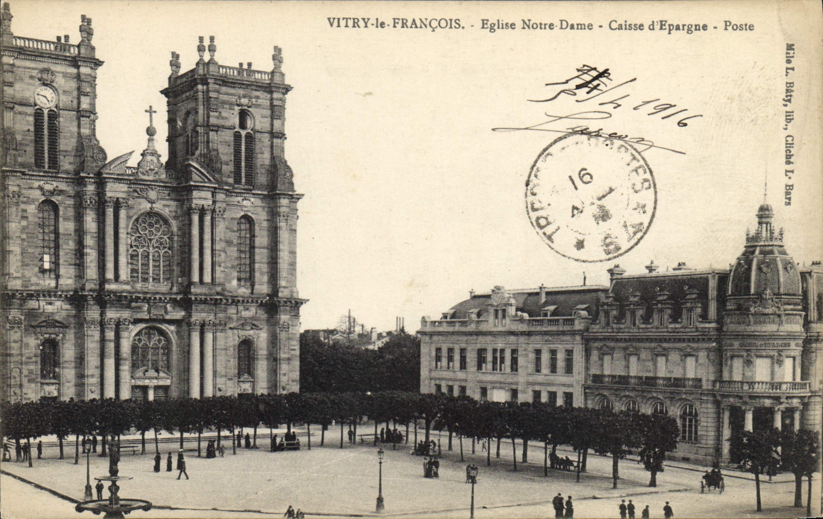 VINTAGE POSTCARD Banque Vitry François Eglise Notre Dame Savings bank Posts