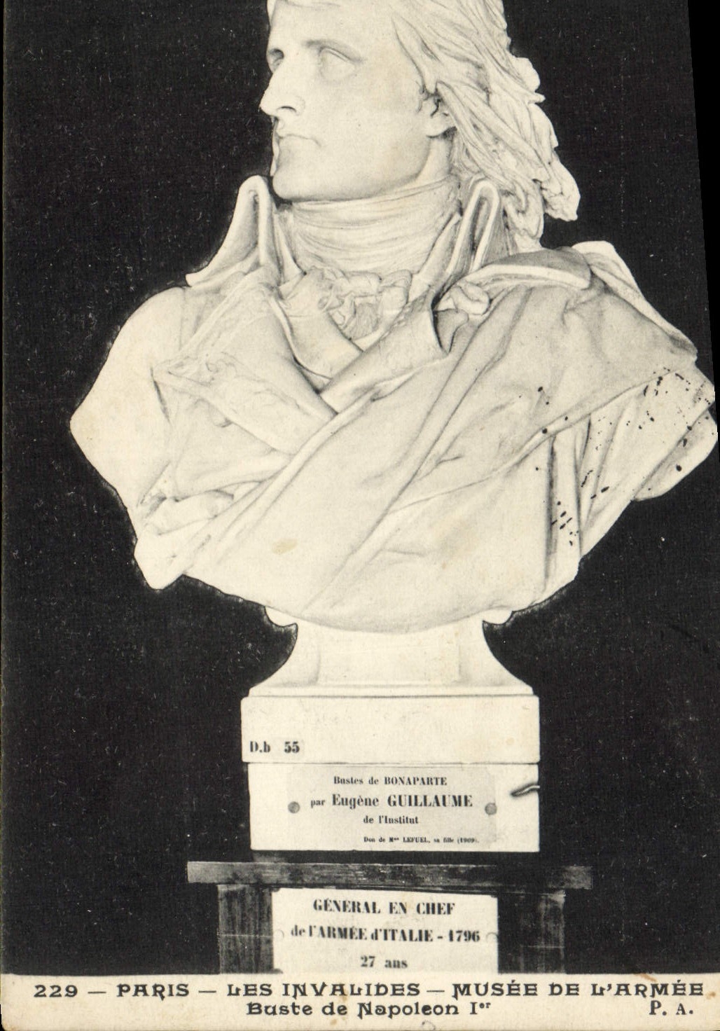 CPA Napoleon 1er Paris Les Invalides Musee de l'armee Buste de Napoleon 1er