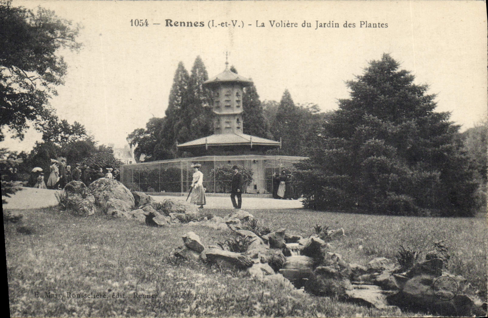 VINTAGE POSTCARD Dove Rennes Pigeon fancying the birdcage of the botanical garden