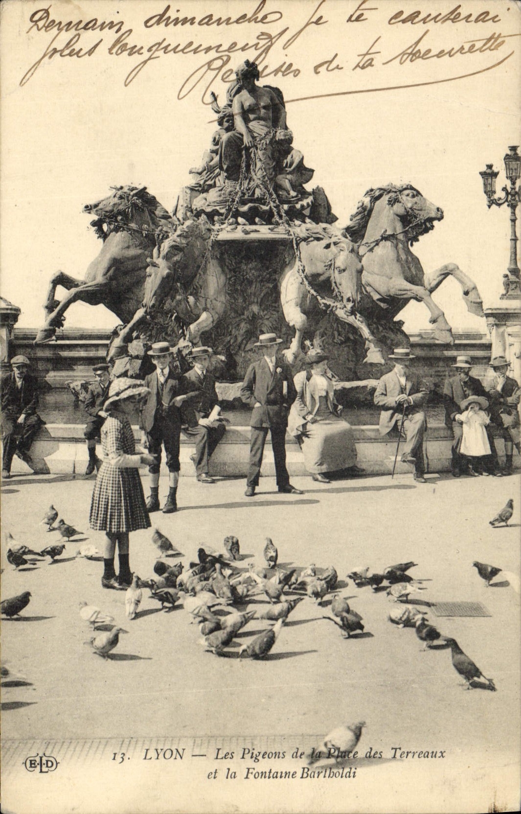 VINTAGE POSTCARD Colombe Lyon Pigeon fancying let us trap Them place of the Composts and the Batholdi fountain