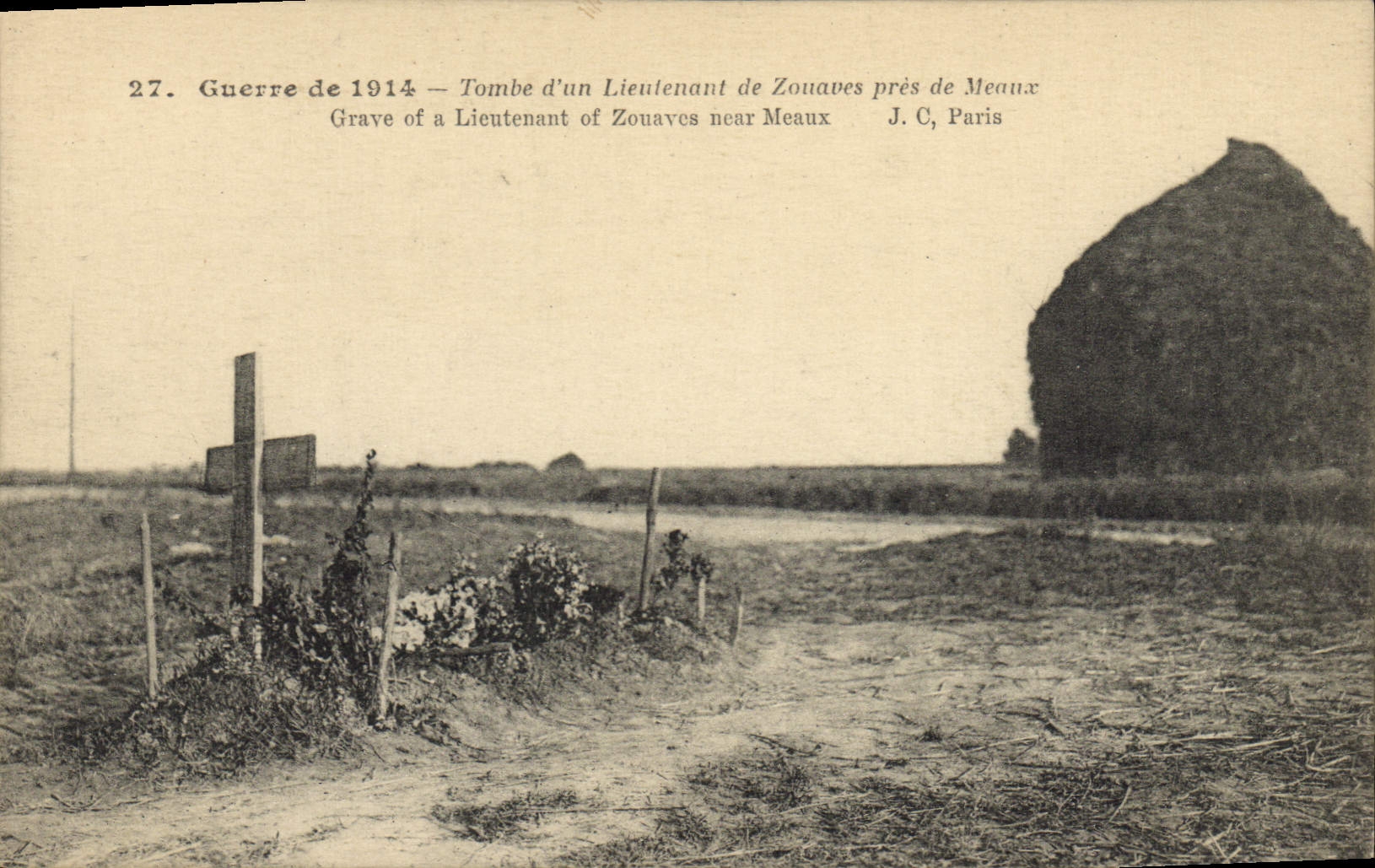 VINTAGE POSTCARD Militaria Falls from a lieutenant of Zouaves close to Meaux