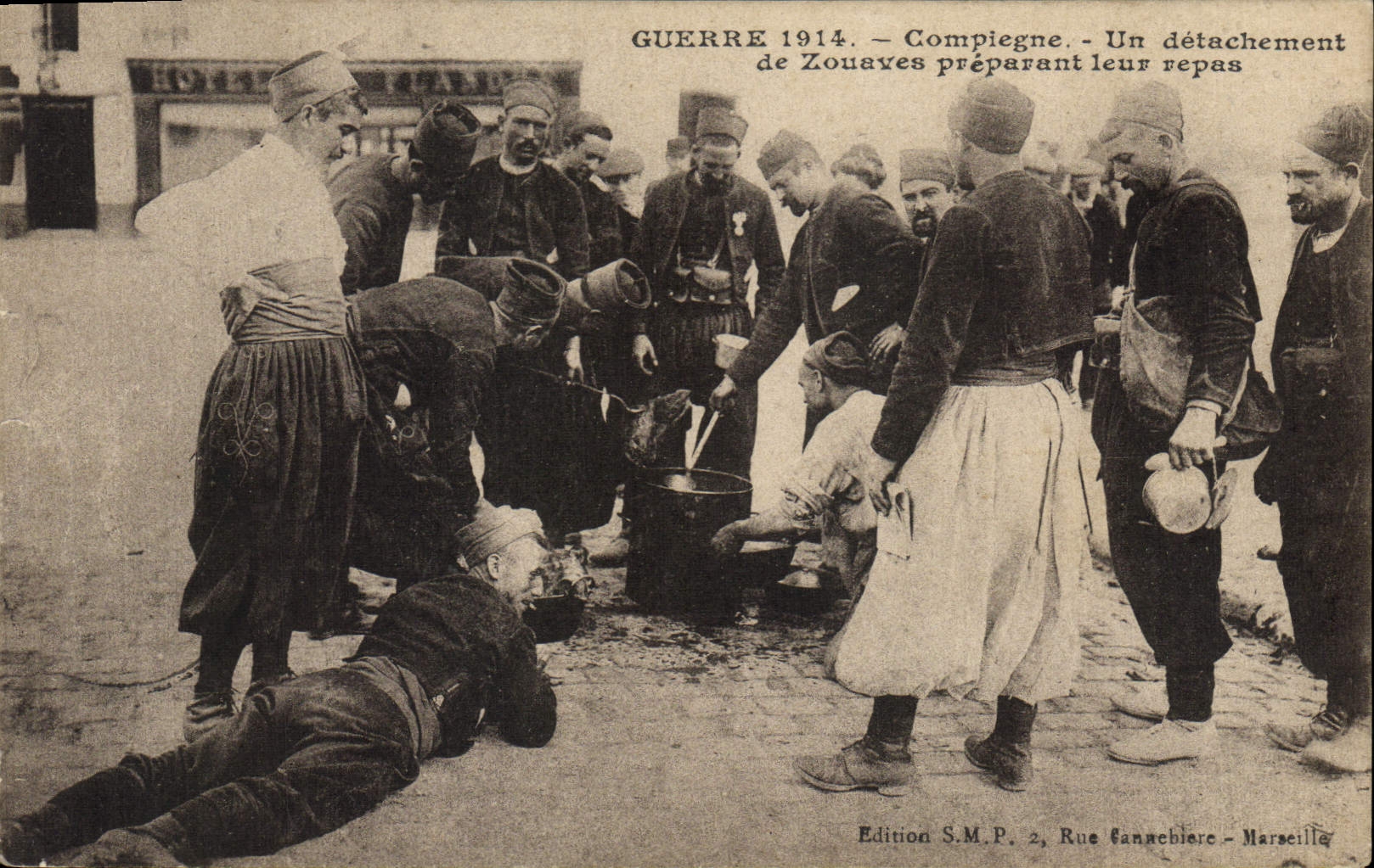 VINTAGE POSTCARD Militaria Compiegne a detachment of Zouaves preparing their meal