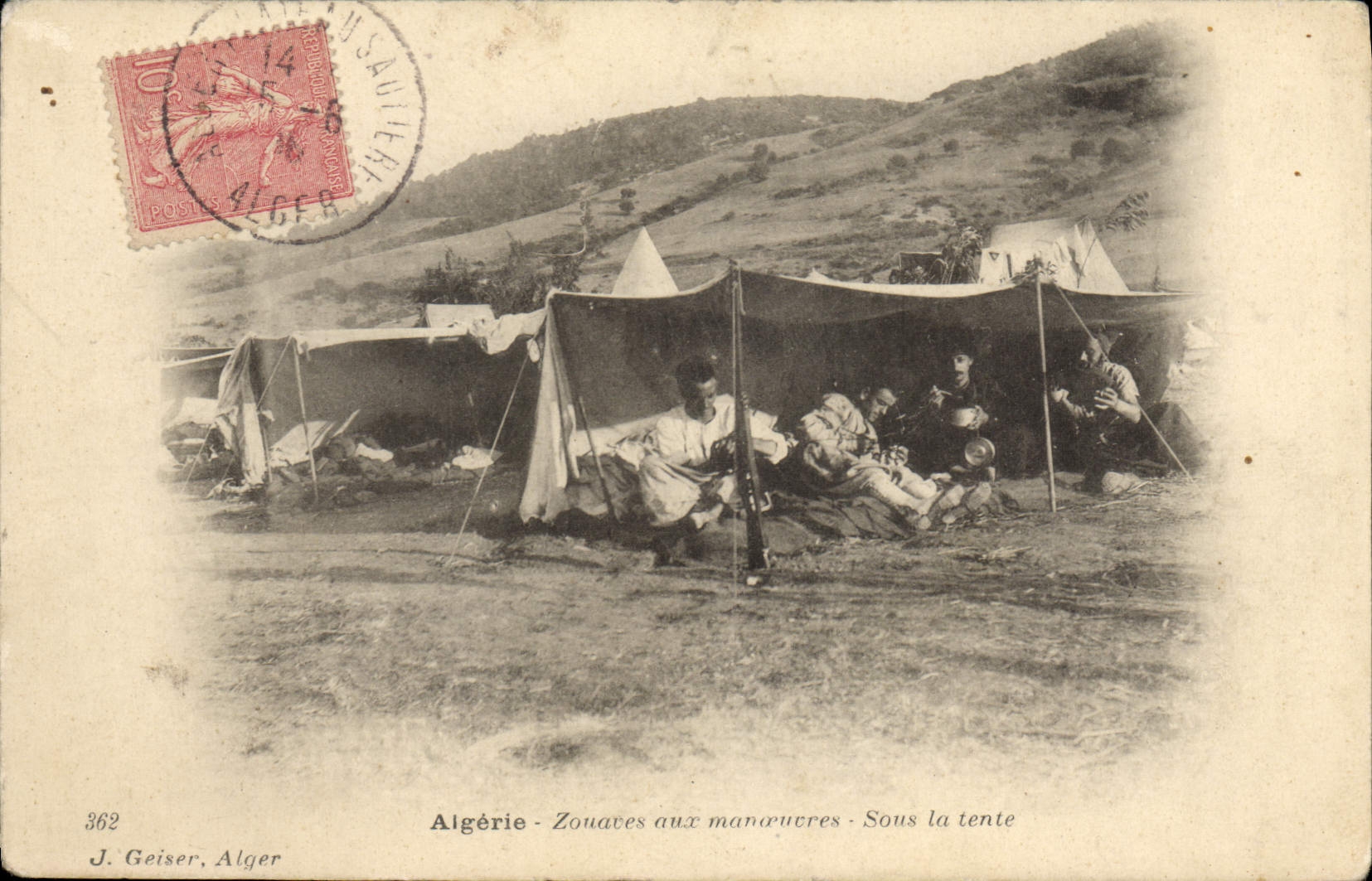 CPA Militaria Algerie Zouaves aux manoeuvres Sous la tente
