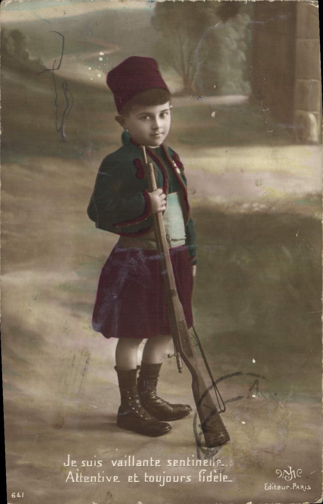 CPA Militaria Enfant Zouave