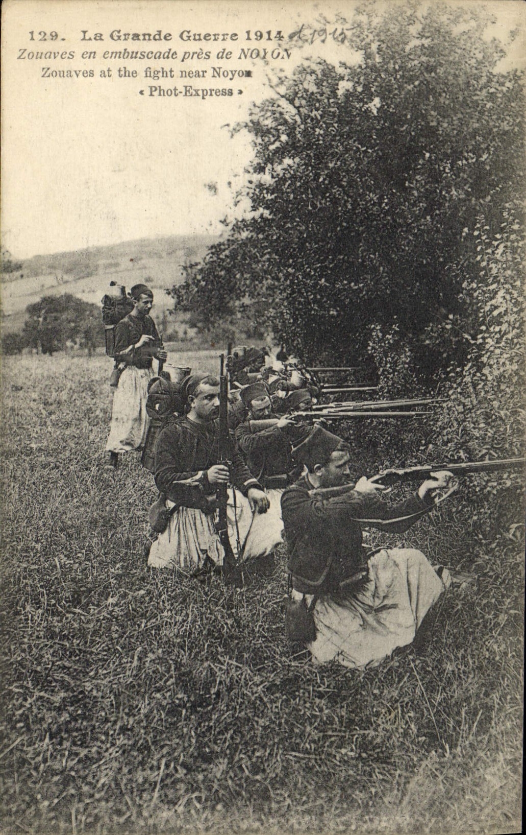 CPA Militaria Zouaves en embuscade pres de Noyon 