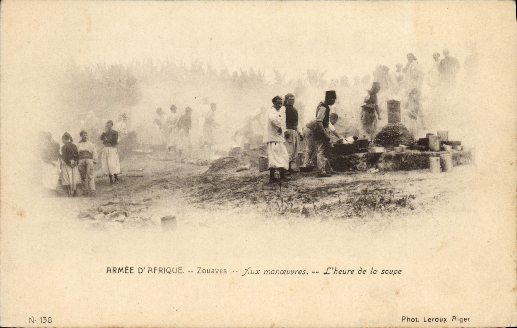 VINTAGE POSTCARD Militaria Armed with Africa Zouaves the hour of soup to the operations