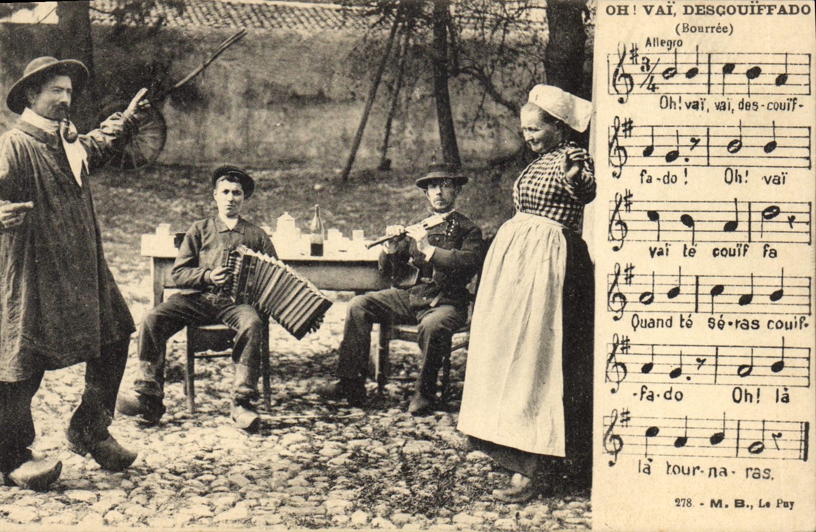 CPA Folklore Auvergne La Bourree