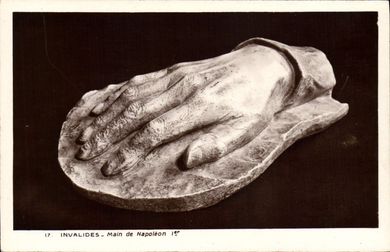 CPA Napoleon 1er La main Invalides Paris