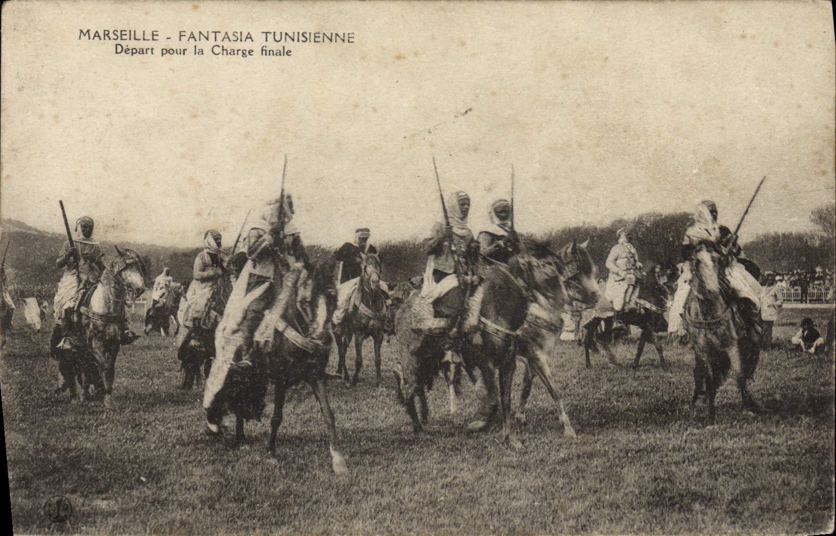 CPA Militaria Marseille Fantasia Tunisienne Depart pour la charge finale 