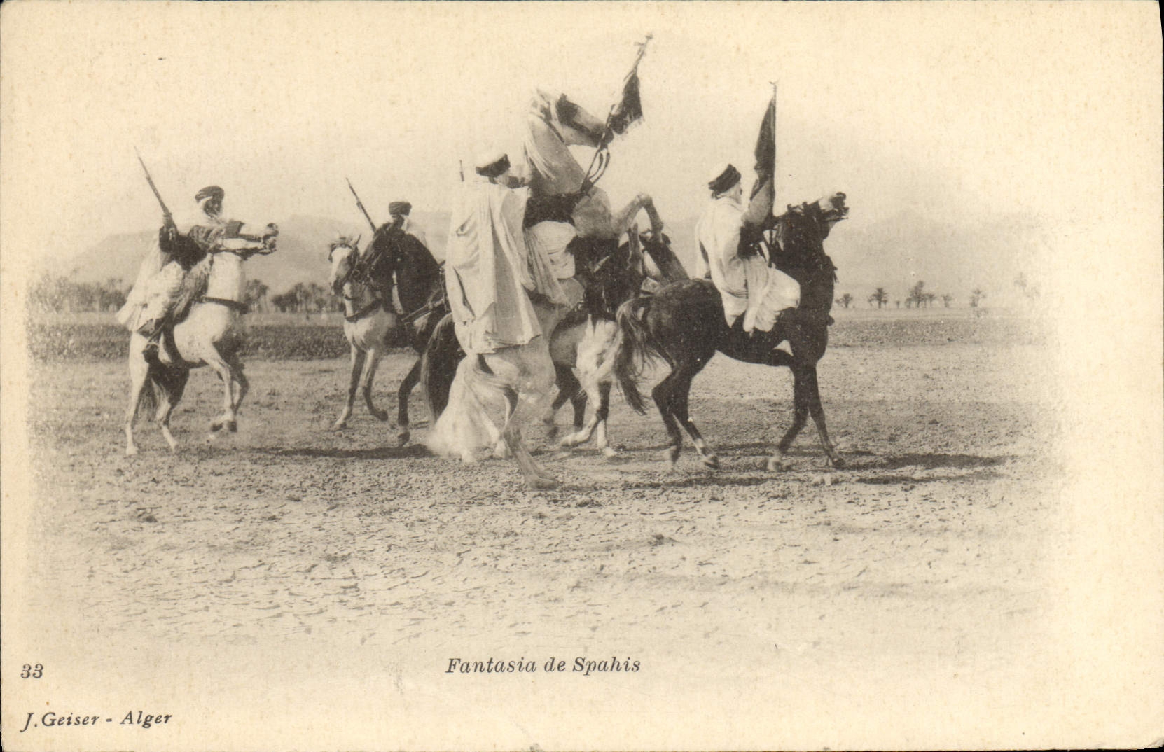 Fantasía de Militaria de la POSTAL de la VENDIMIA de spahis