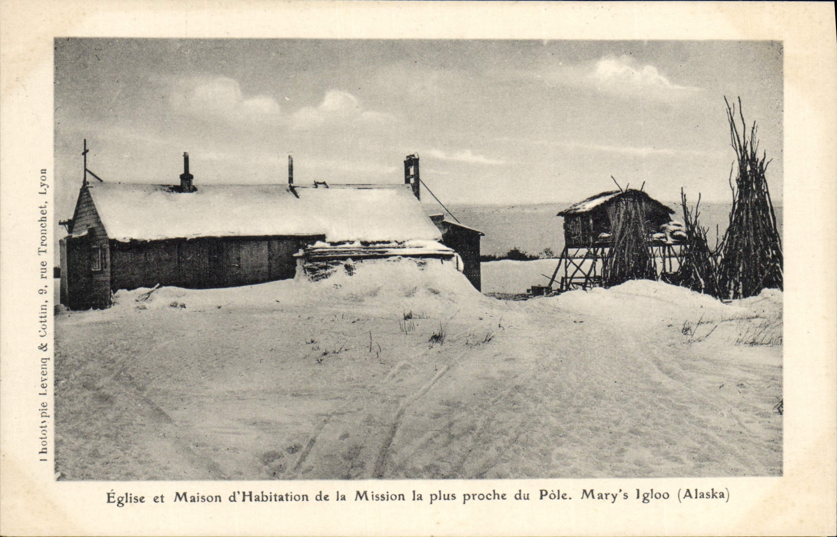 Iglesia de Norteamérica de la POSTAL de la VENDIMIA y casa de vivienda polares lo más cerca posible al iglú de Mary S Alaska del Polo Norte