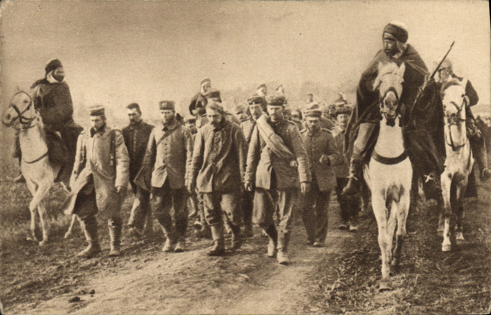 CPA Militaria Goumiers marocains