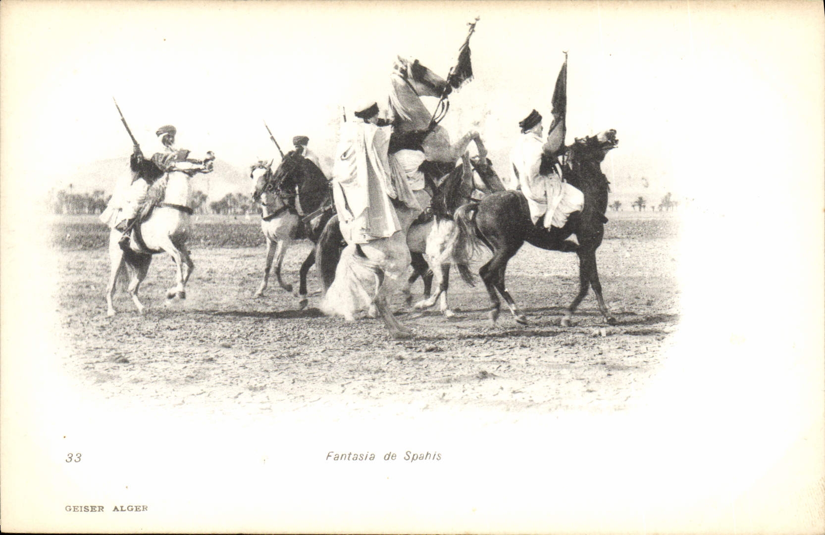 CPA Militaria Fantasie de Spahis