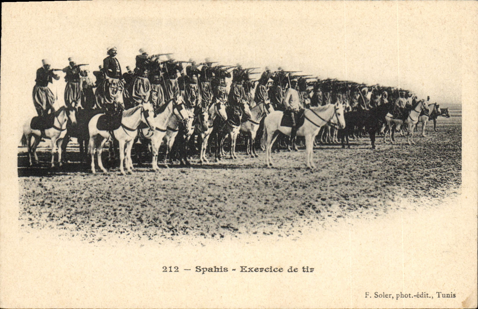 CPA Militaria Spahis Exercices de tir