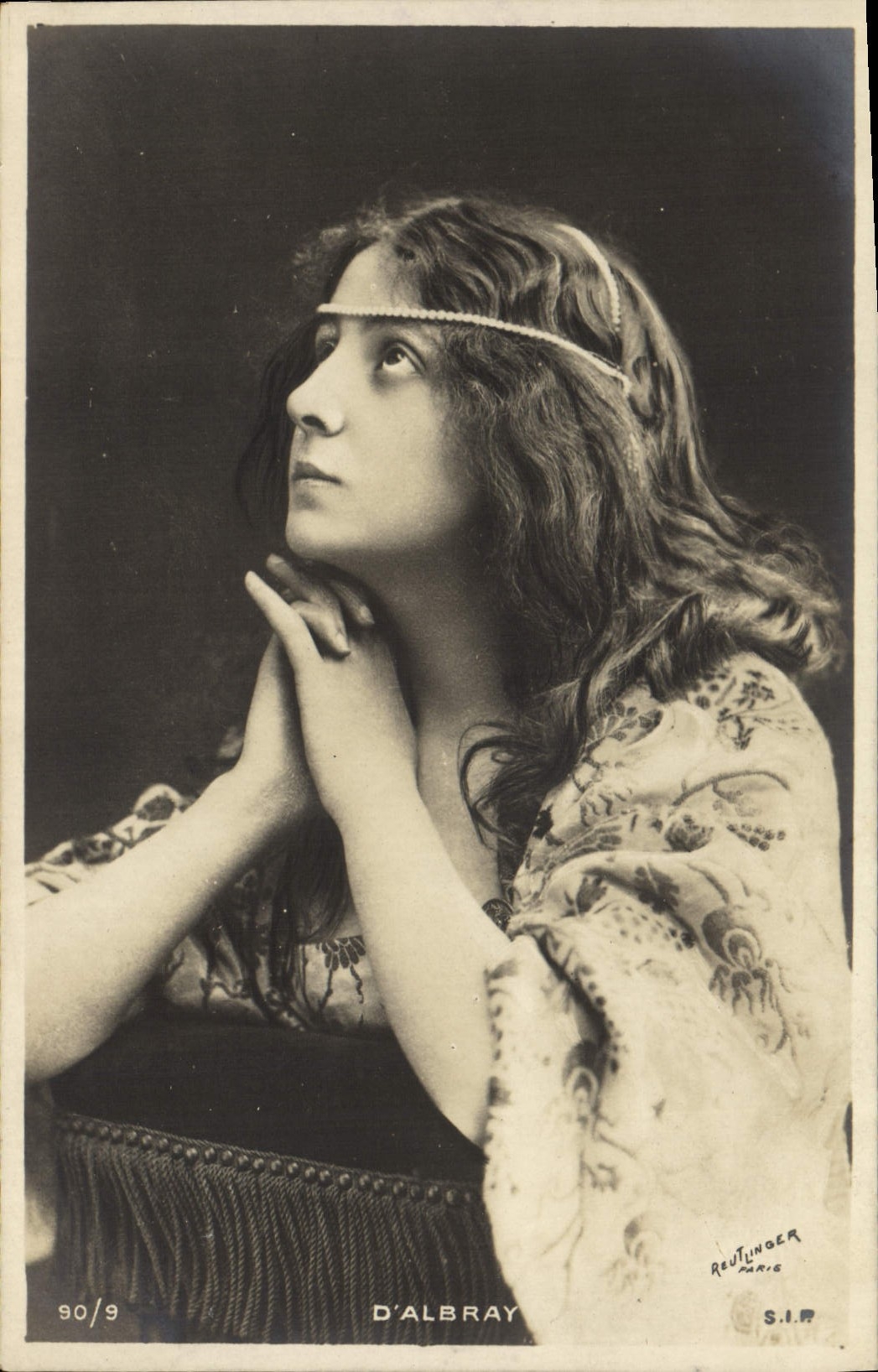 VINTAGE POSTCARD Theater Woman D' Albray