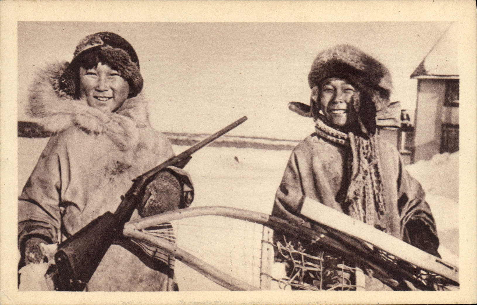 VINTAGE POSTCARD Polar Equimaux Young people
