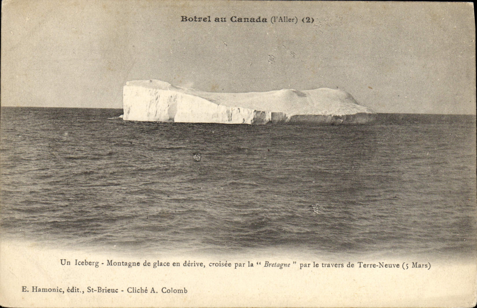 CPA Bateau de peche Botrel au Canada Un iceberg Montagne de glace en derive croisee par La Bretagne par le travers de Terre Neuve Polaire