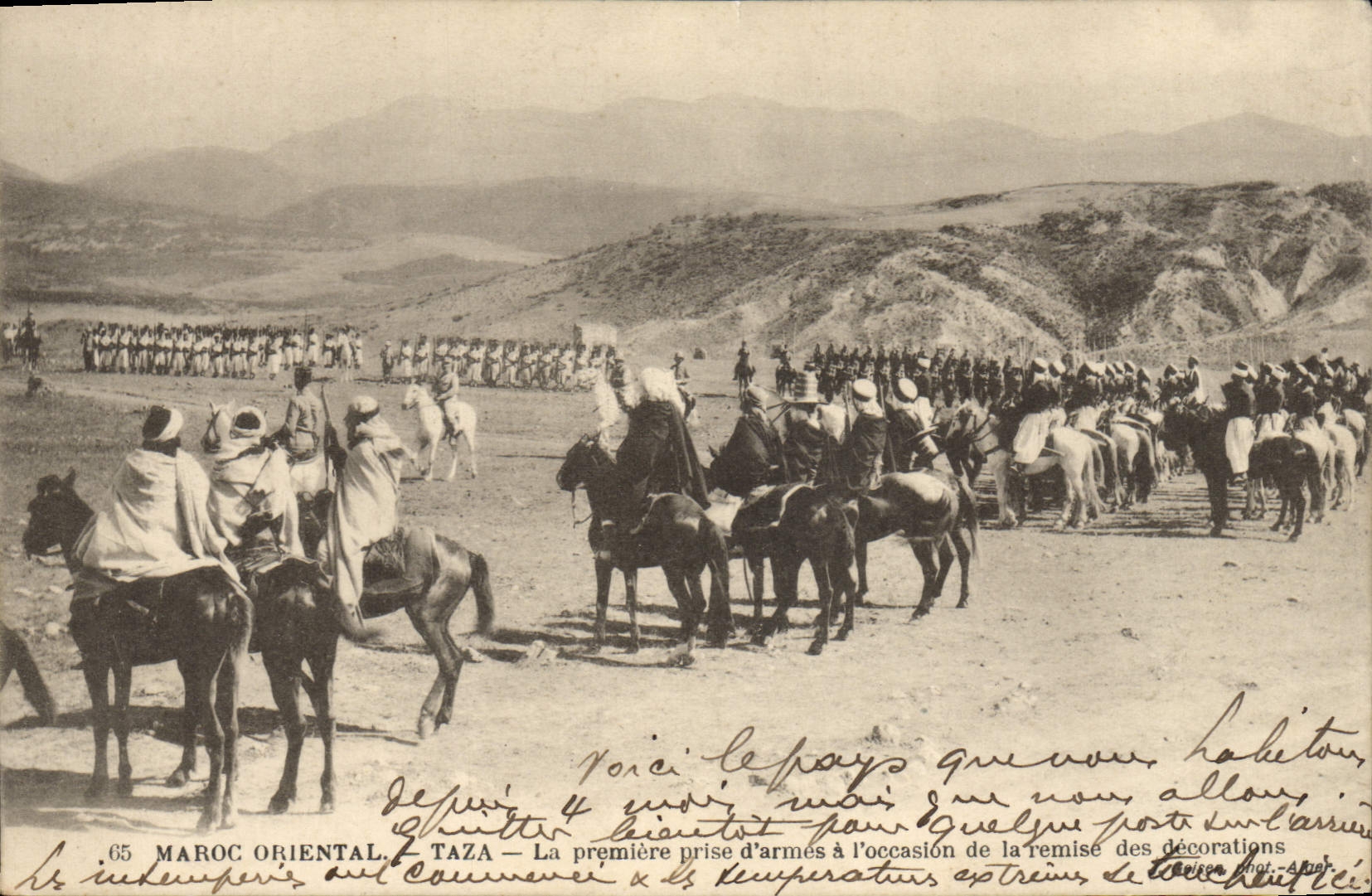 POSTAL Militaria Marruecos Taza del este de la VENDIMIA el primer retén de armas a la hora de la entrega de decoraciones
