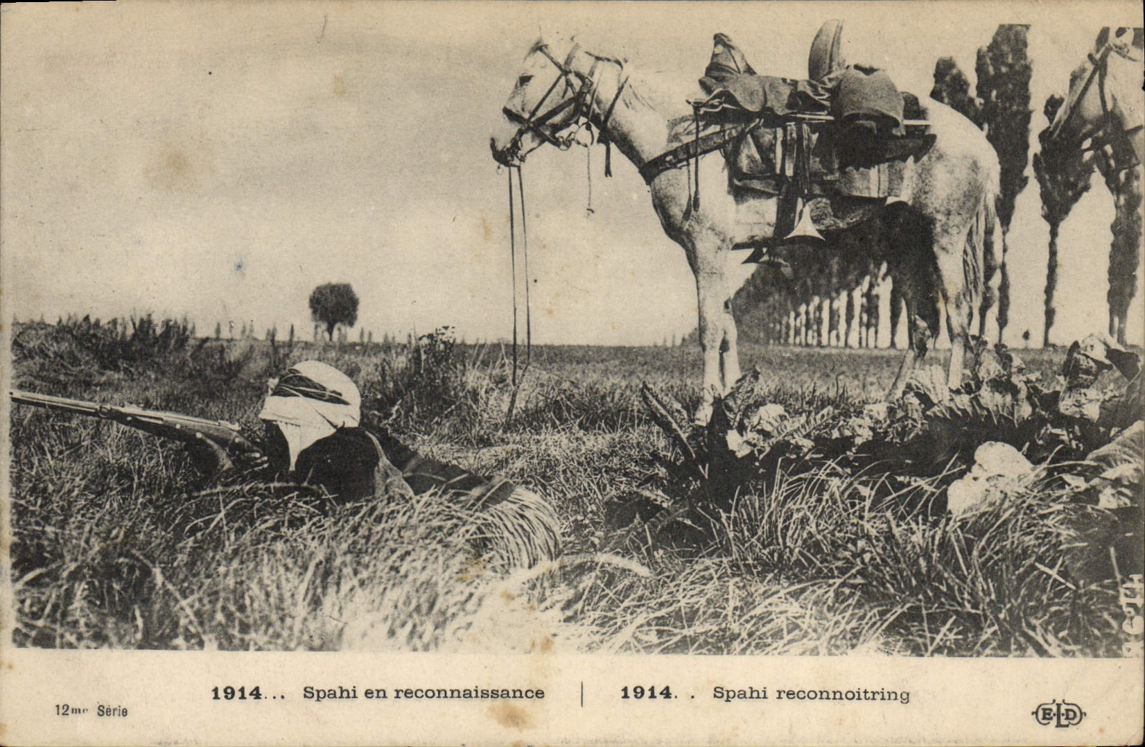 CPA Militaria Spahi en reconnaissance