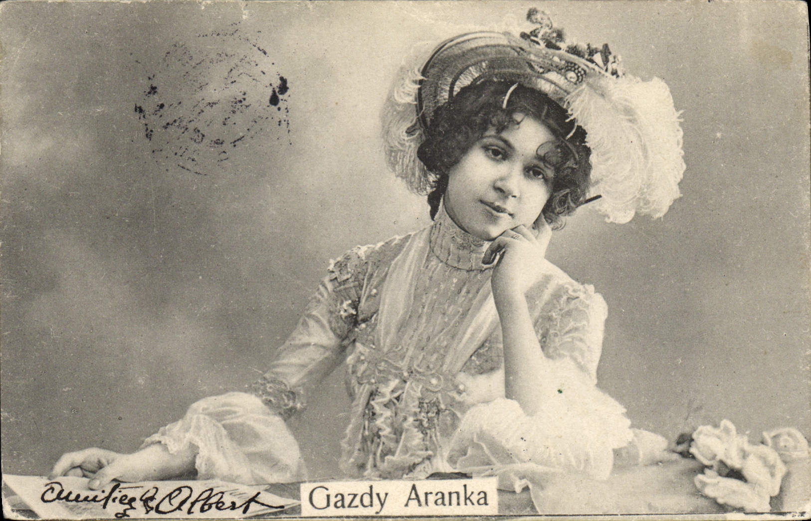 VINTAGE POSTCARD Theater Woman Gazdy Aranka