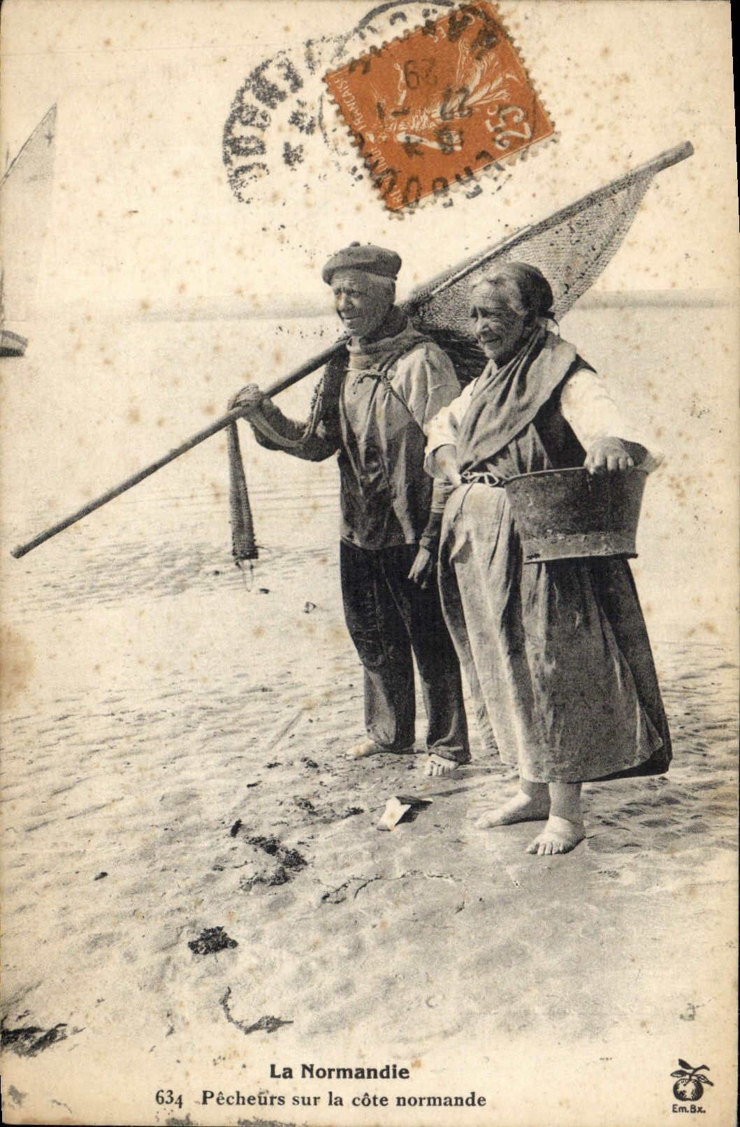 Pecadores de Normandía de la pesca de la POSTAL de la VENDIMIA en el normando de la dimensión