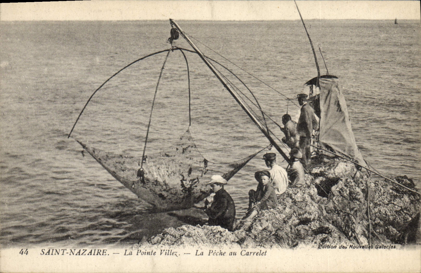 CPA Peche Saint Nazaire La Pointe Villez La peche au Carrelet