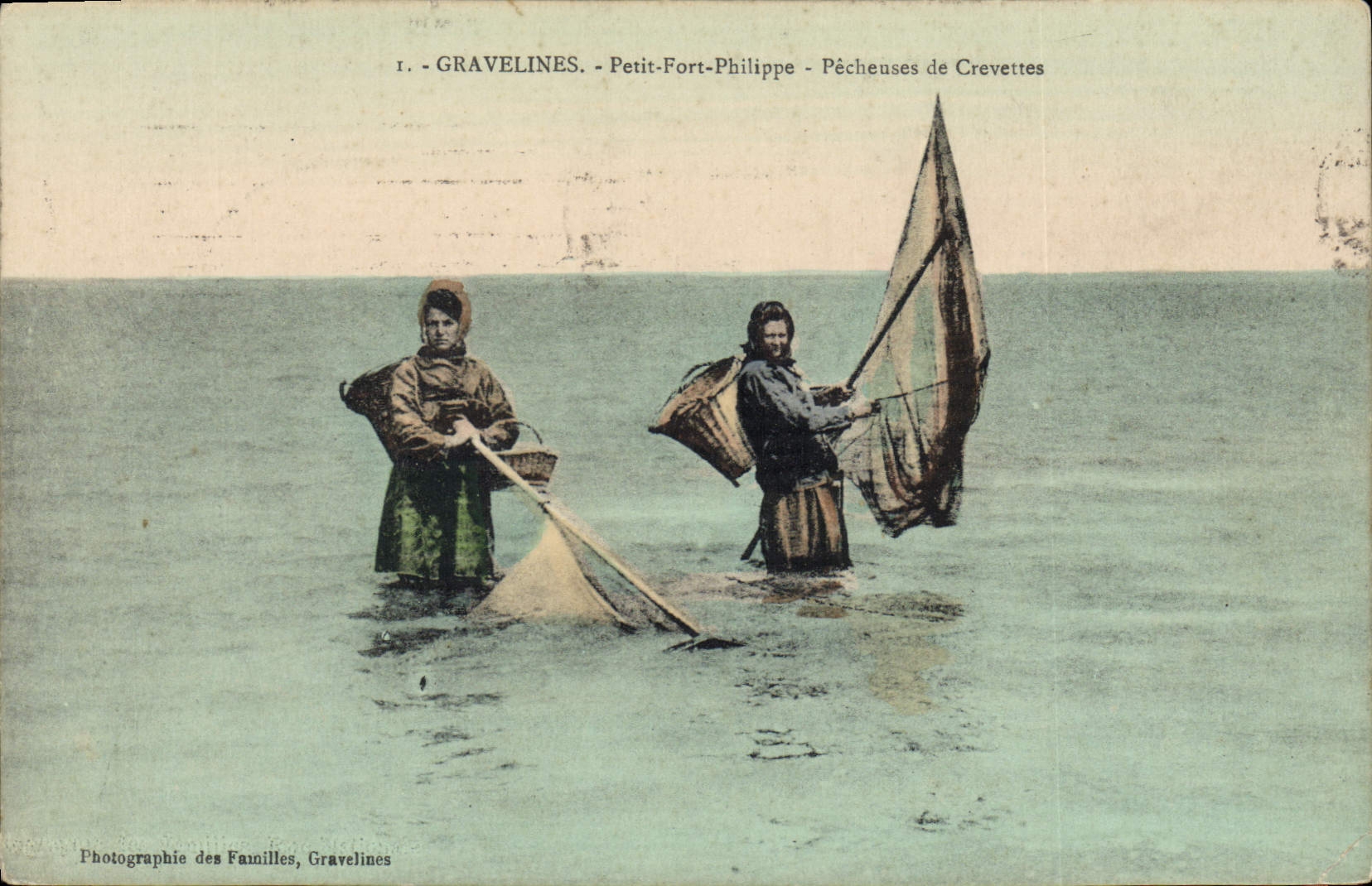 CPA Peche Gravelines Petit Fort Philippe Pecheuses de crevettes