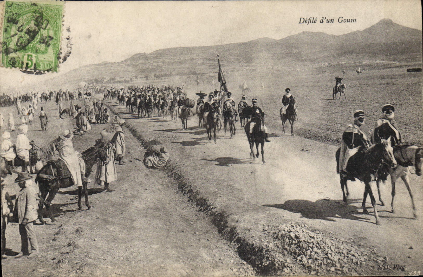 CPA Militaria Defile d'un Goum