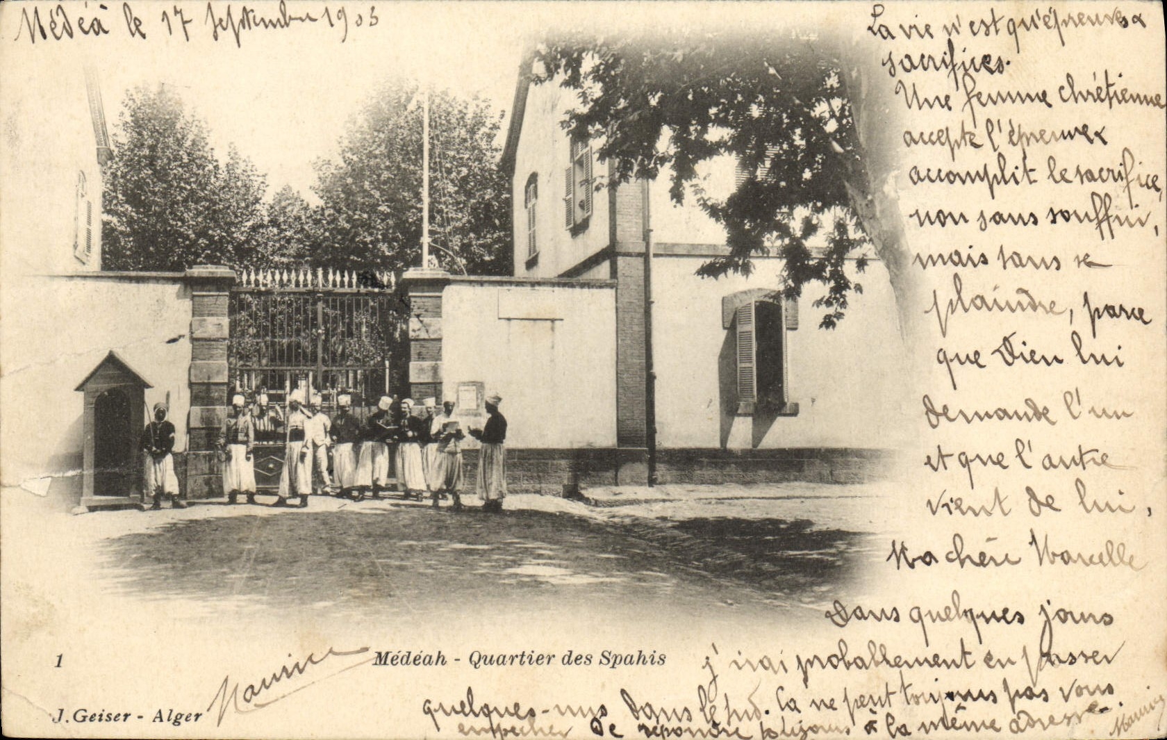 CPA Militaria Medeah Quartier des Spahis 