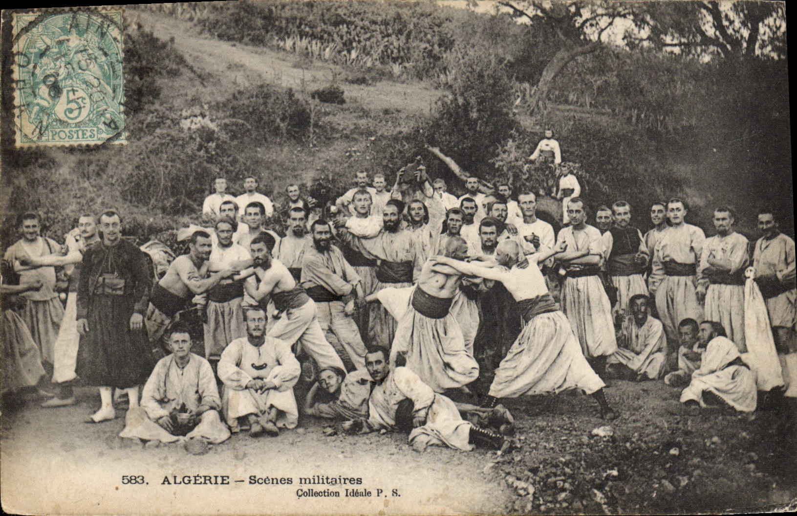 VINTAGE POSTCARD Militaria Algeria military Scenes